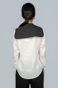 Pearl-Edged Detachable Collar